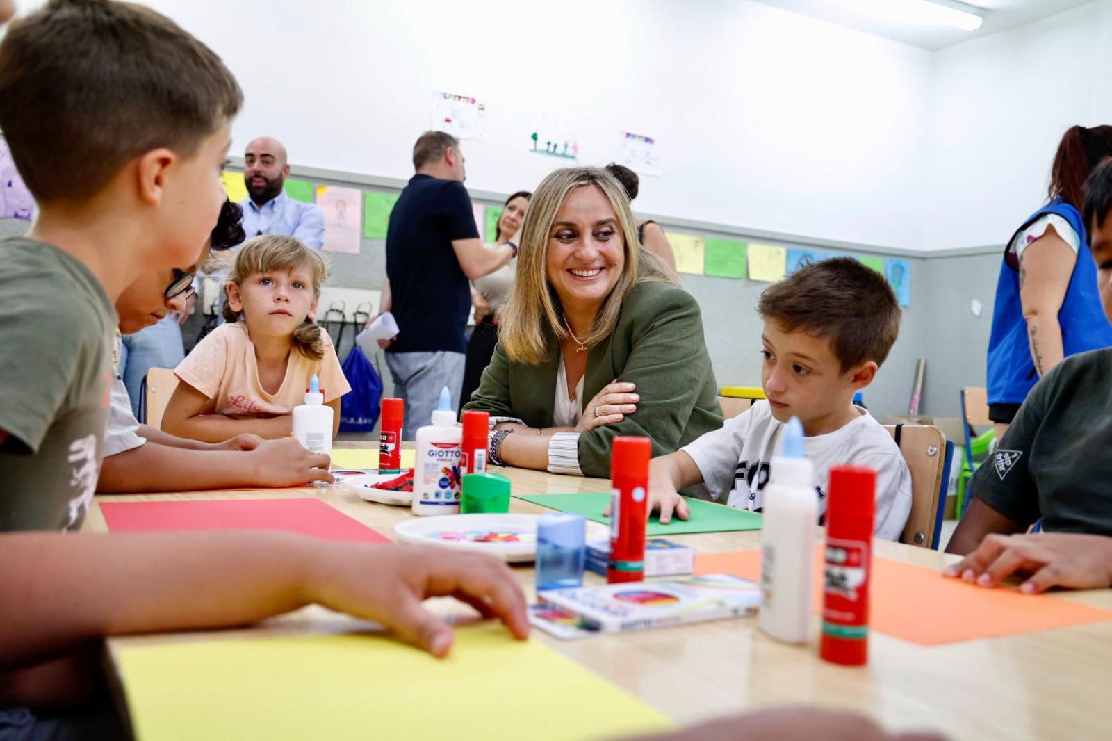 ©Ayto.Granada: El Ayuntamiento incrementa la seguridad en la vuelta al cole con un dispositivo de 92 agentes y la implantación de un agente tutor por centro educativo ©Ayto.Granada: El Ayuntamiento incrementa la seguridad en la vuelta al cole con un dispositivo de 92 agentes y la implantación de un agente tutor por centro educativo